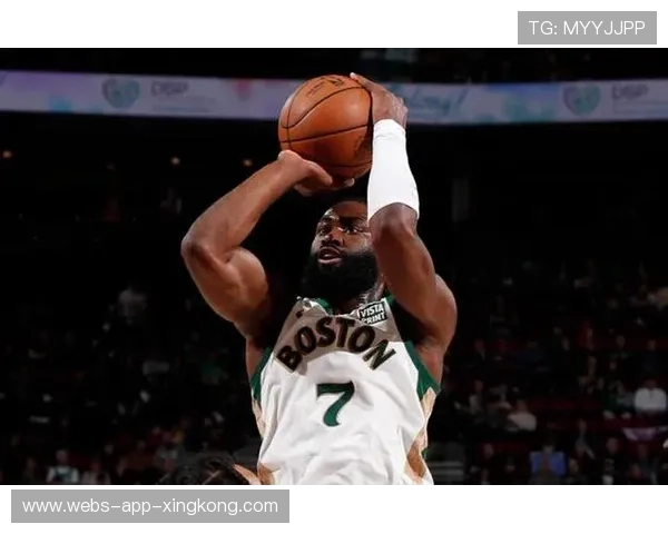 布朗抢断反击连拿,绿军客场收下宝贵胜利